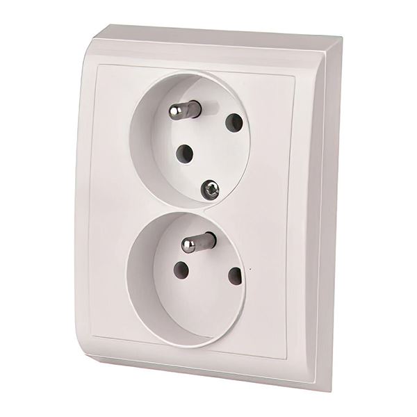 Zásuvka dvojitá pootočená Praktik 4fn15088.901, biela